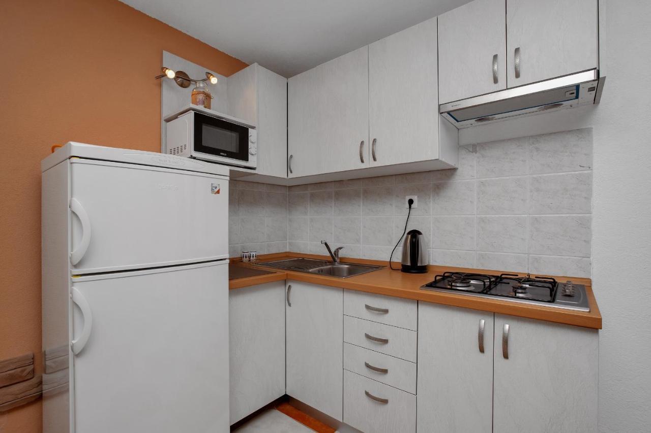 Apartments By The Sea Drasnice, Makarska - 2581 Exterior photo